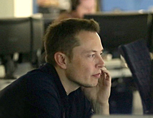 Elon_Musk_in_Mission_Control_at_SpaceX